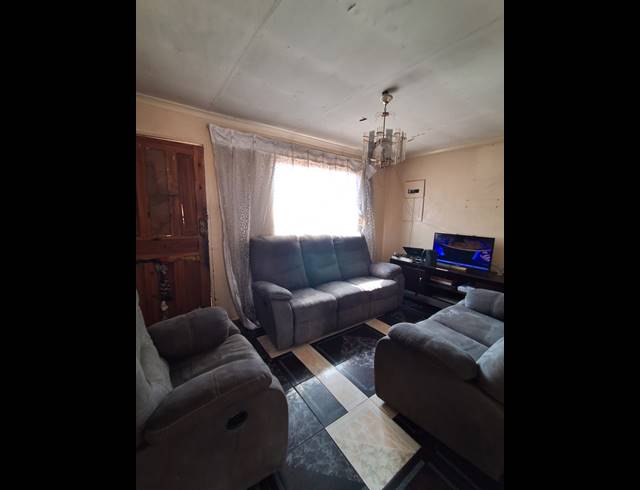 2 BEDROOM HOUSE FOR SALE IN EVATON WEST